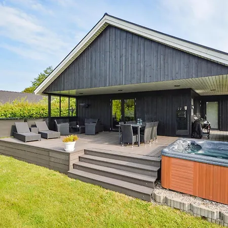 Awesome In With Kitchen Holiday home *